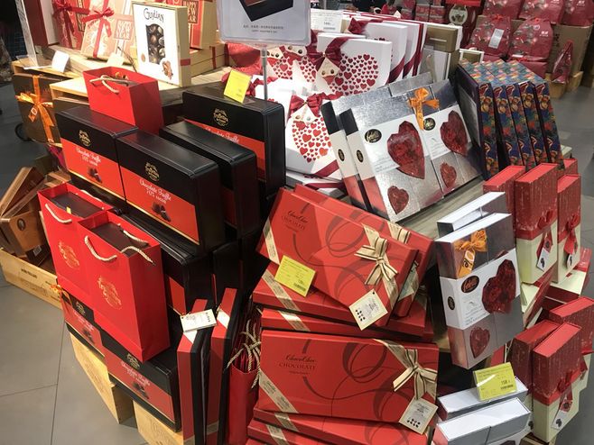 “礼品堆头”的图片搜索结果